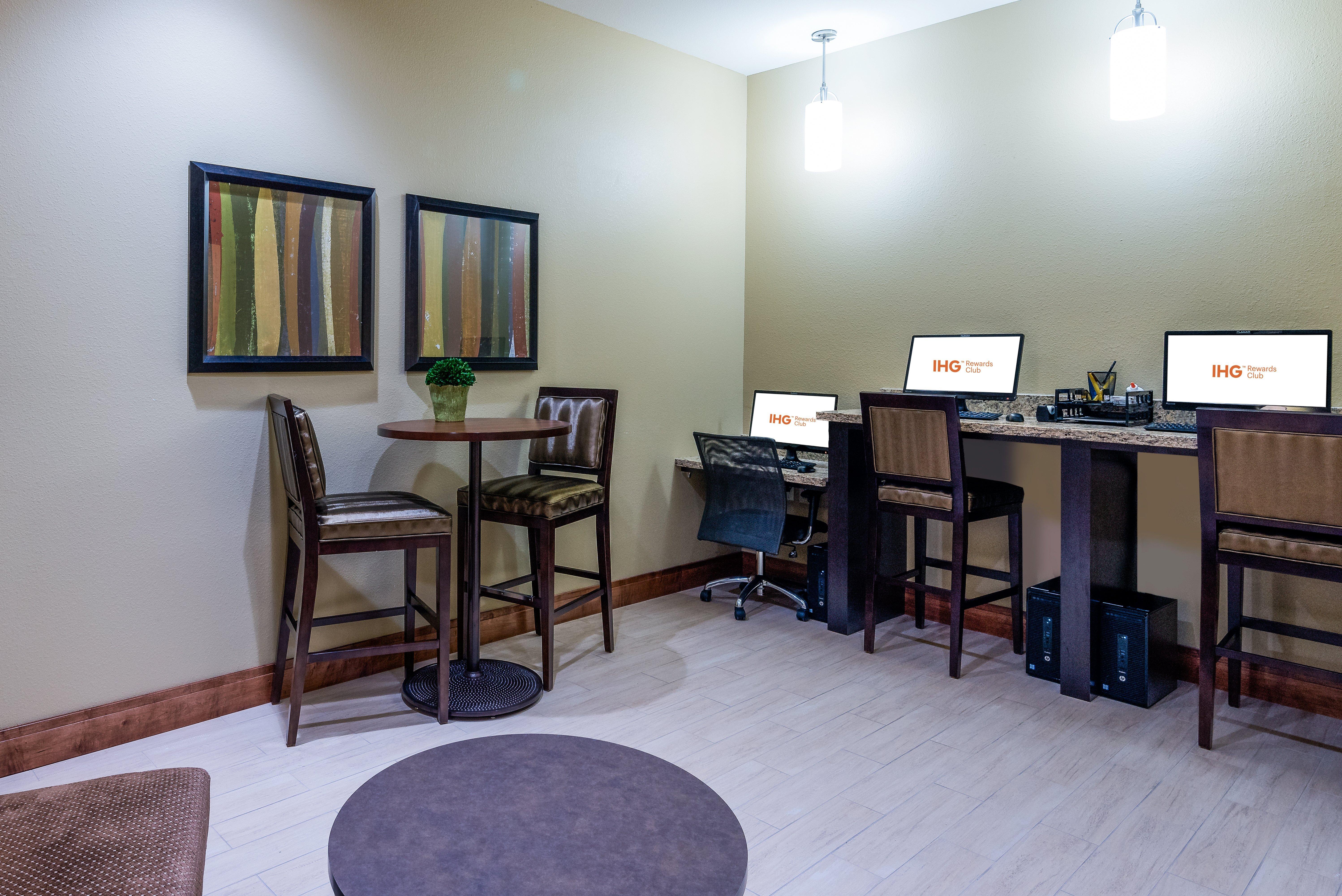 Staybridge Suites Eau Claire - Altoona By Ihg Εξωτερικό φωτογραφία