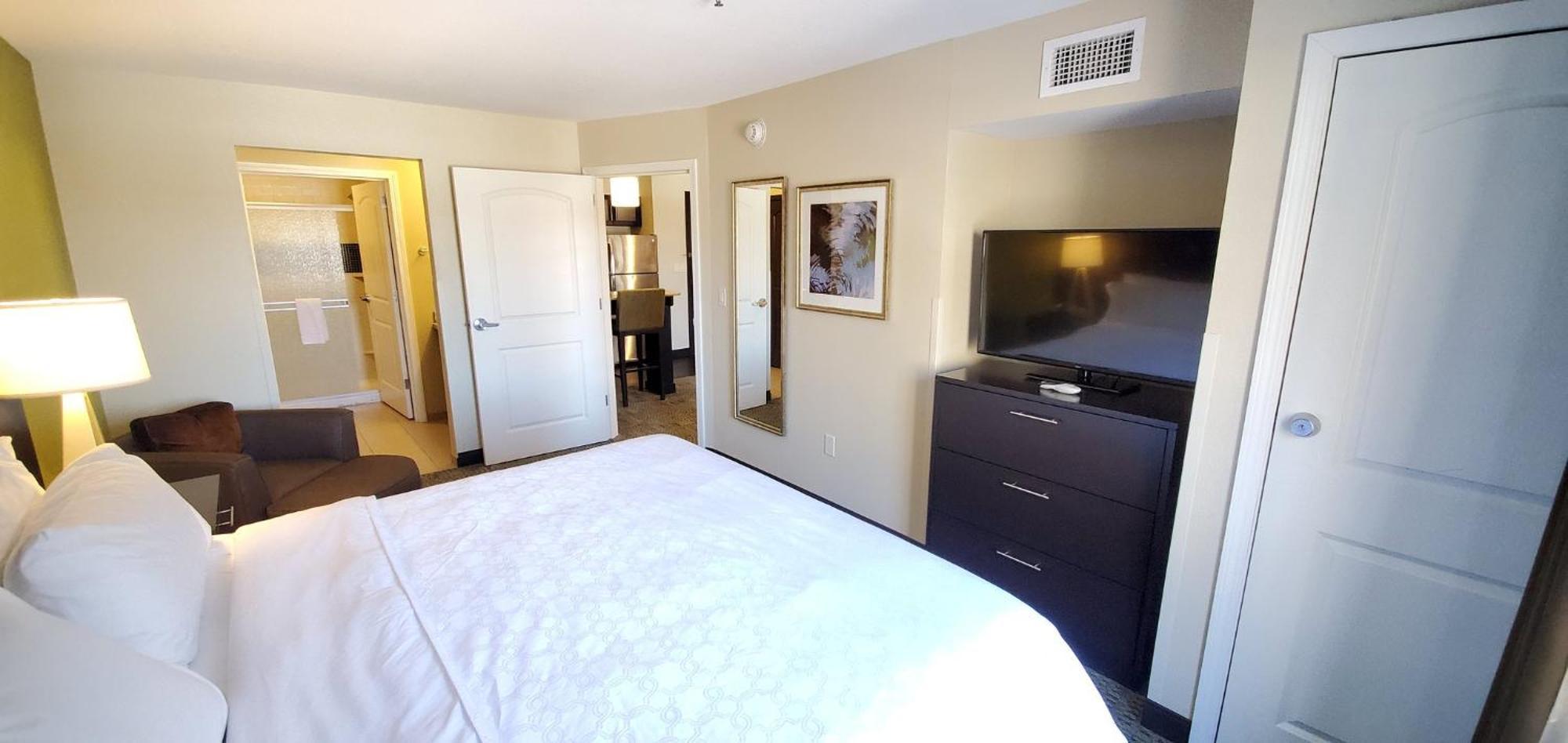 Staybridge Suites Eau Claire - Altoona By Ihg Εξωτερικό φωτογραφία
