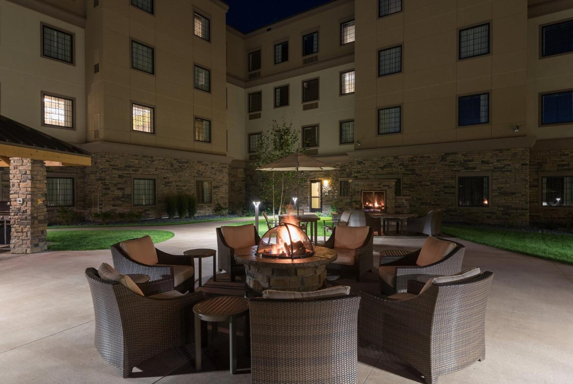 Staybridge Suites Eau Claire - Altoona By Ihg Εξωτερικό φωτογραφία